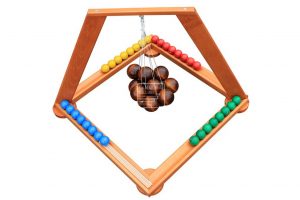 Suspense géant en bois