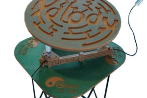 Ydrody, labyrinthe à boule sur piston