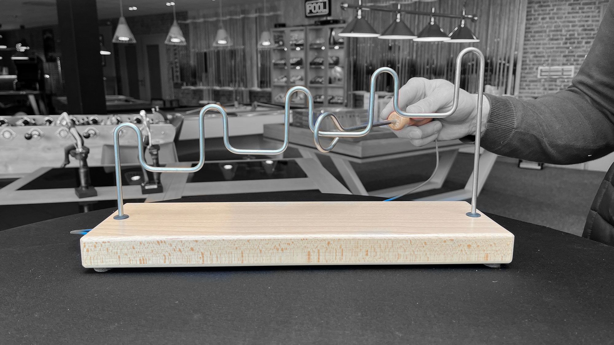 Jeu du fil électrique pour challenge enfant – Image 2